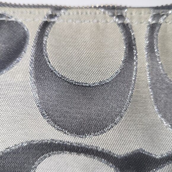 Coach 2012 Poppy Gray & Silver Metallic Signature Jacquard Crossbody Bag 12 x 8" - Picture 8 of 15